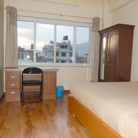 Shine Homestay Famille Francophone - Shine Home And Apartment Катманду Экстерьер фото