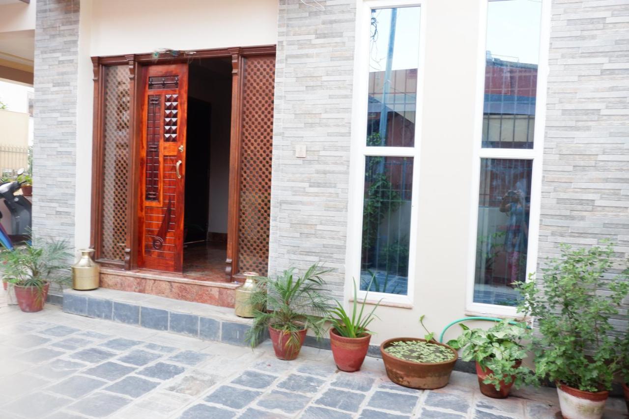Shine Homestay Famille Francophone - Shine Home And Apartment Катманду Экстерьер фото
