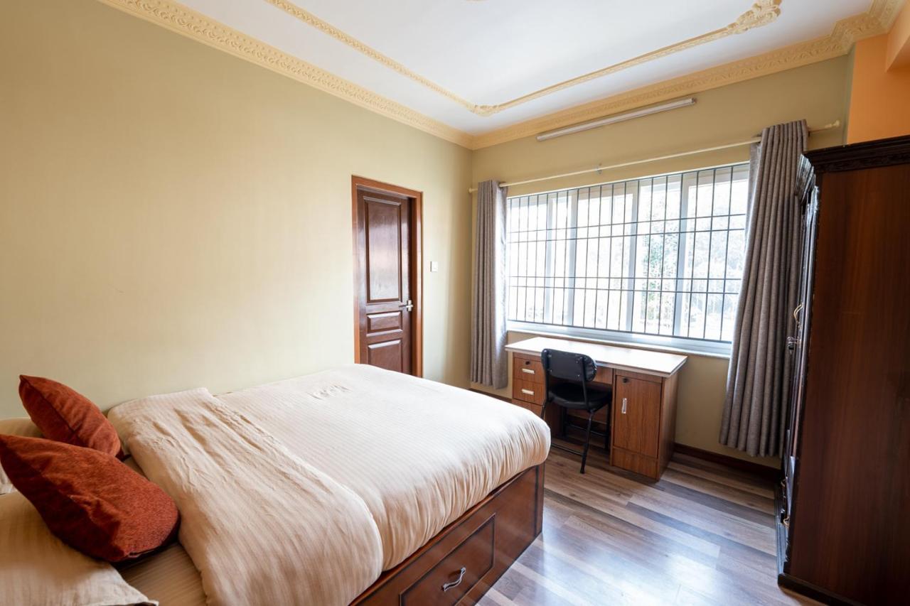 Shine Homestay Famille Francophone - Shine Home And Apartment Катманду Экстерьер фото