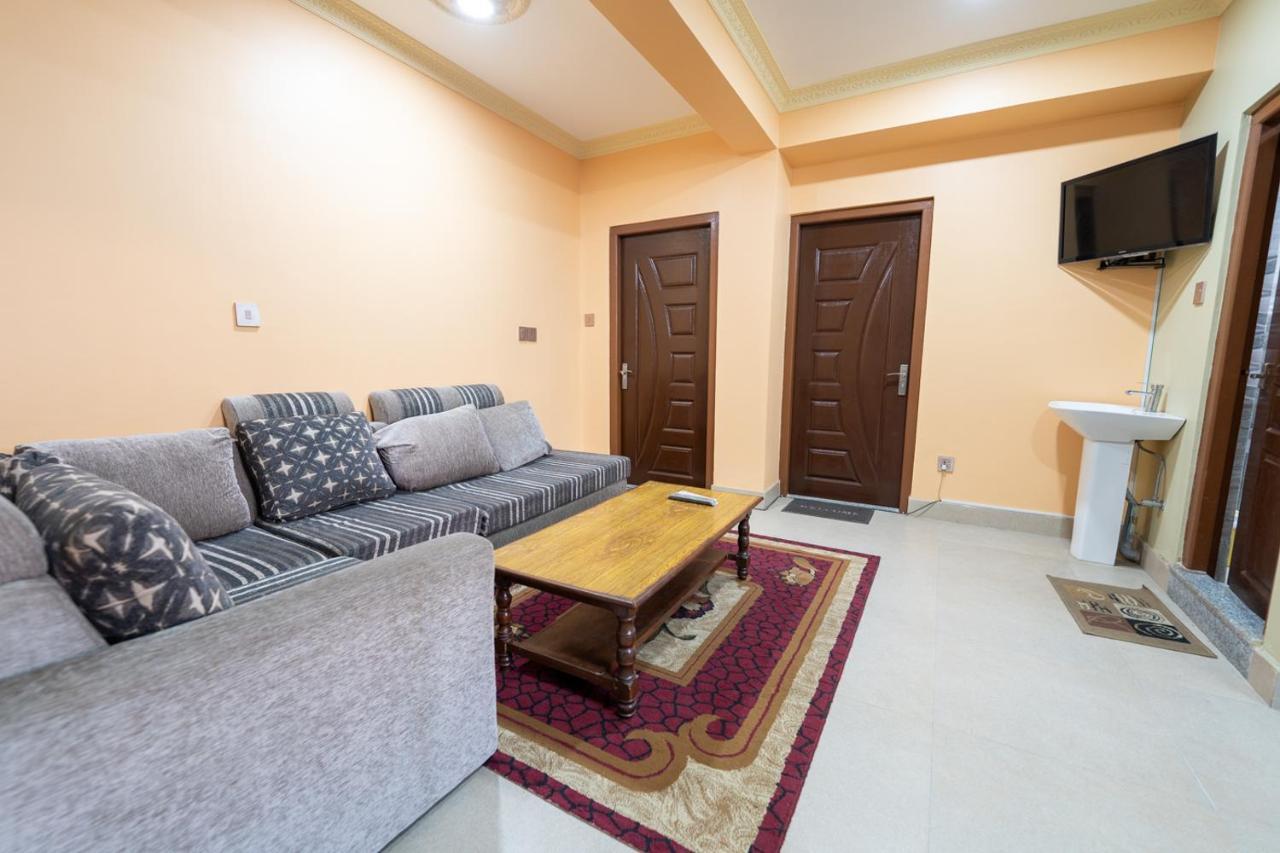 Shine Homestay Famille Francophone - Shine Home And Apartment Катманду Экстерьер фото
