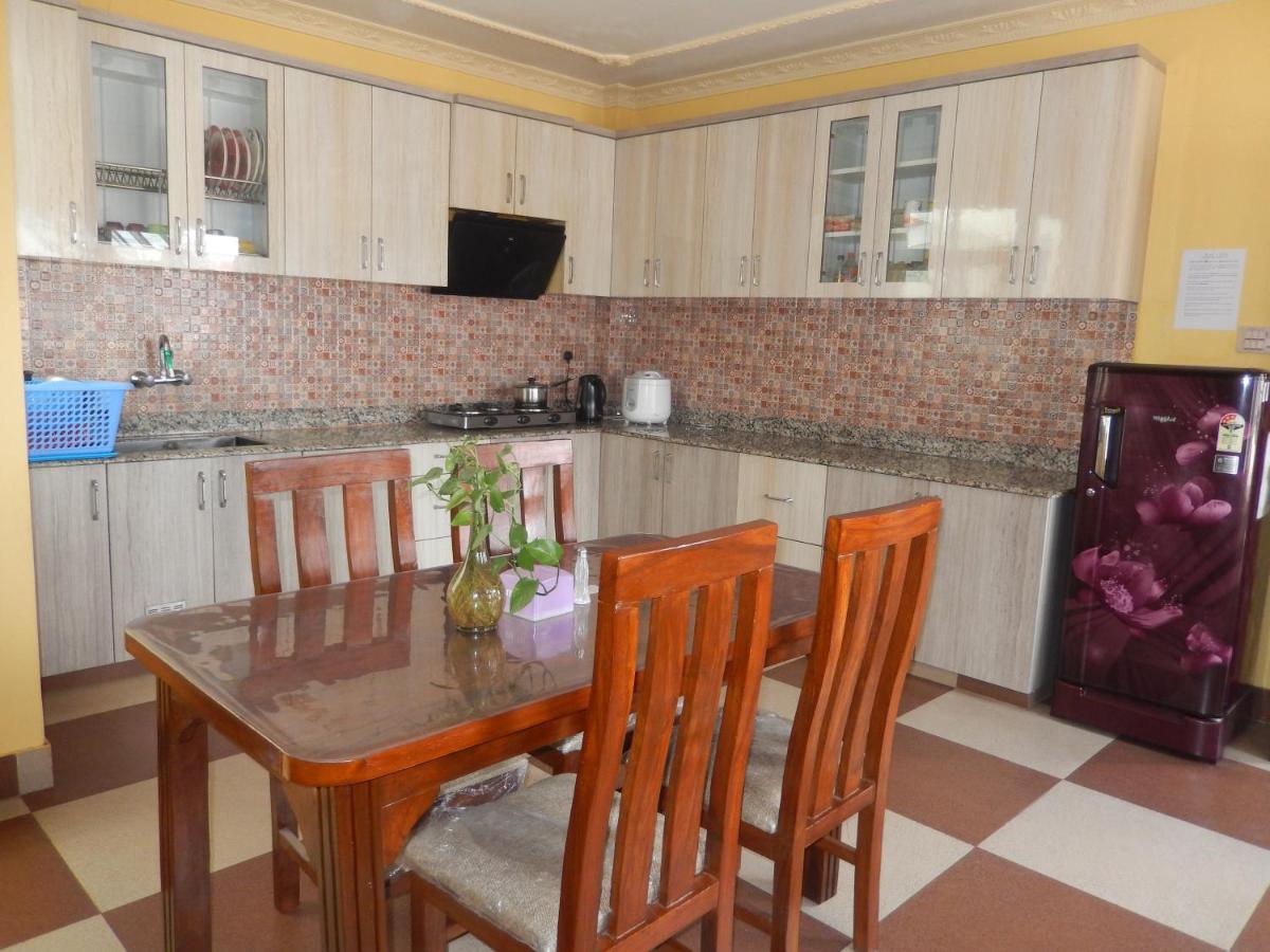Shine Homestay Famille Francophone - Shine Home And Apartment Катманду Экстерьер фото