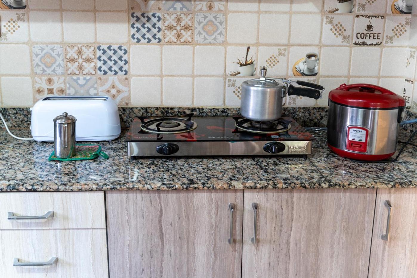 Shine Homestay Famille Francophone - Shine Home And Apartment Катманду Экстерьер фото