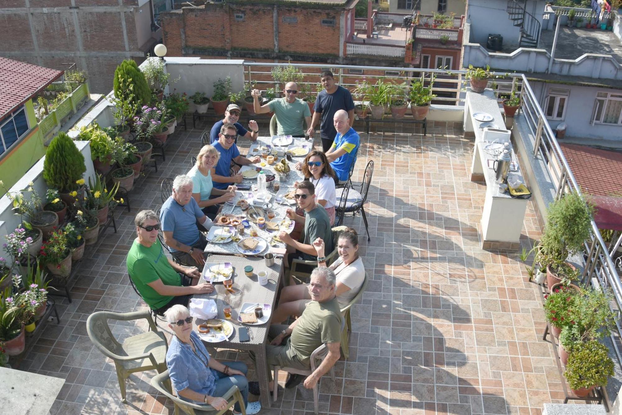 Shine Homestay Famille Francophone - Shine Home And Apartment Катманду Экстерьер фото