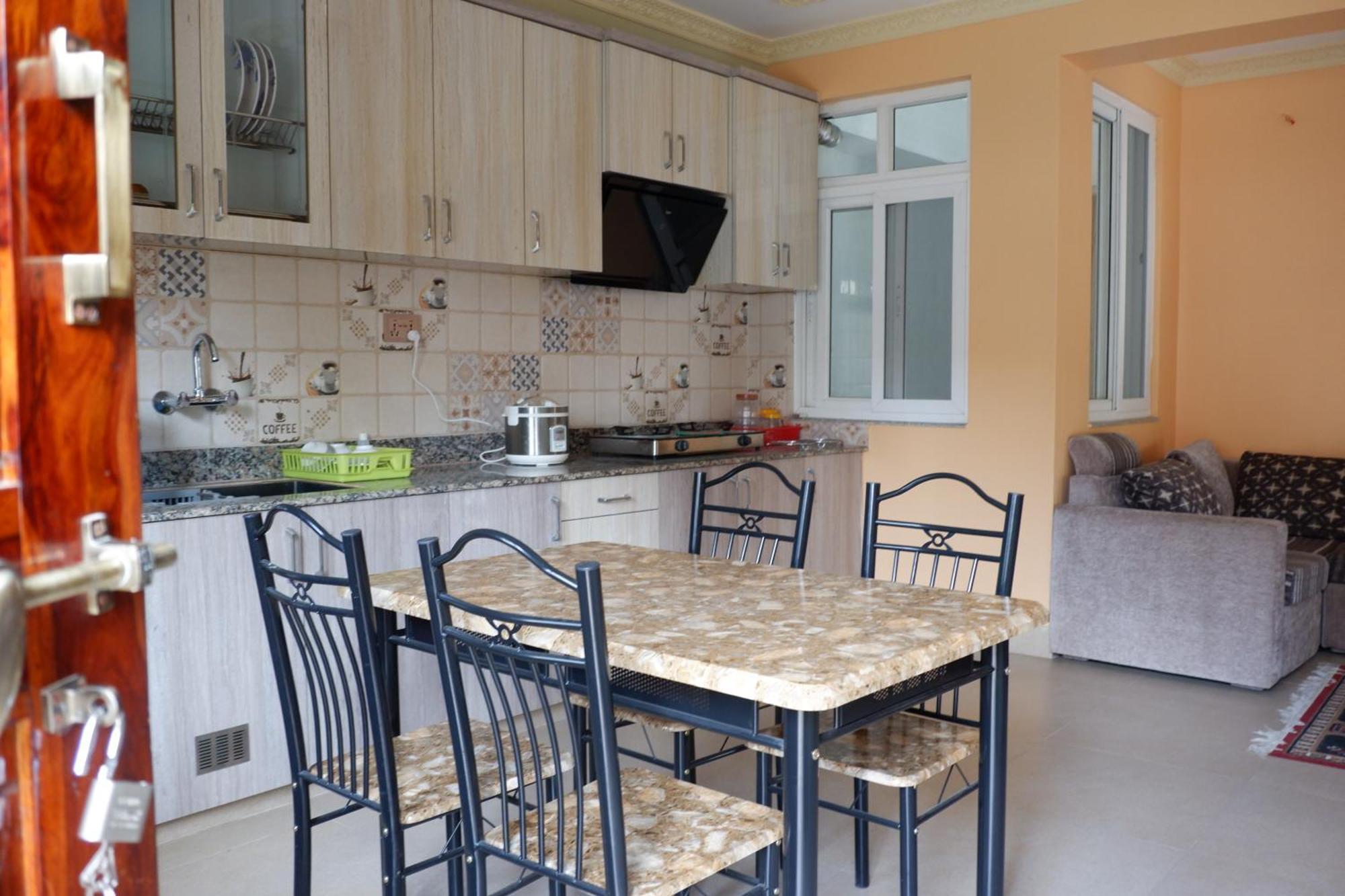 Shine Homestay Famille Francophone - Shine Home And Apartment Катманду Экстерьер фото