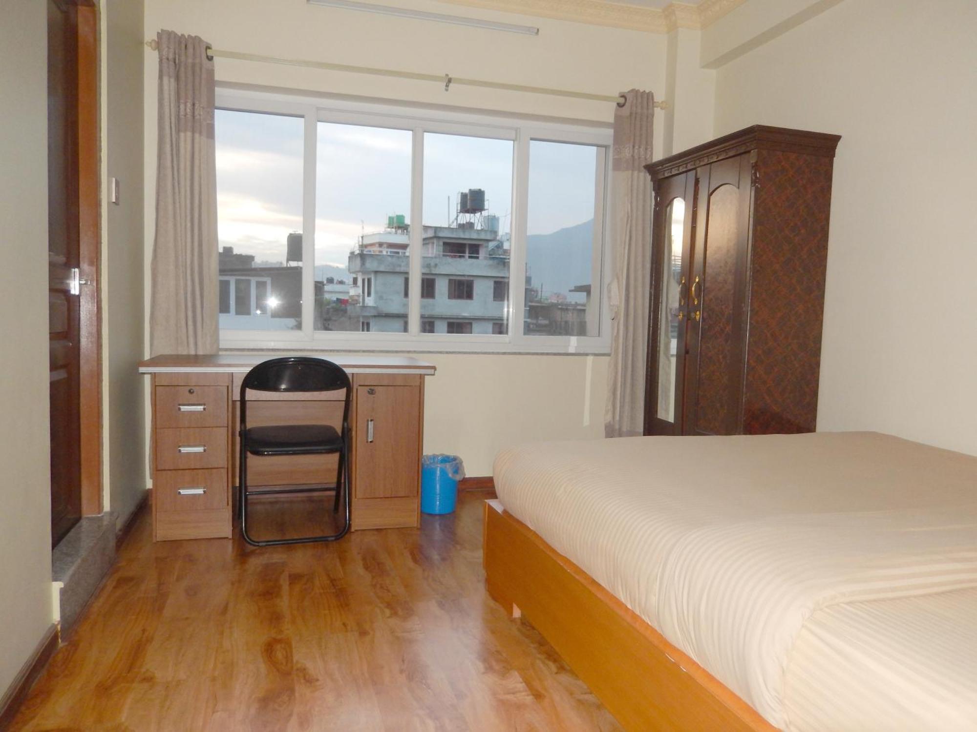 Shine Homestay Famille Francophone - Shine Home And Apartment Катманду Экстерьер фото