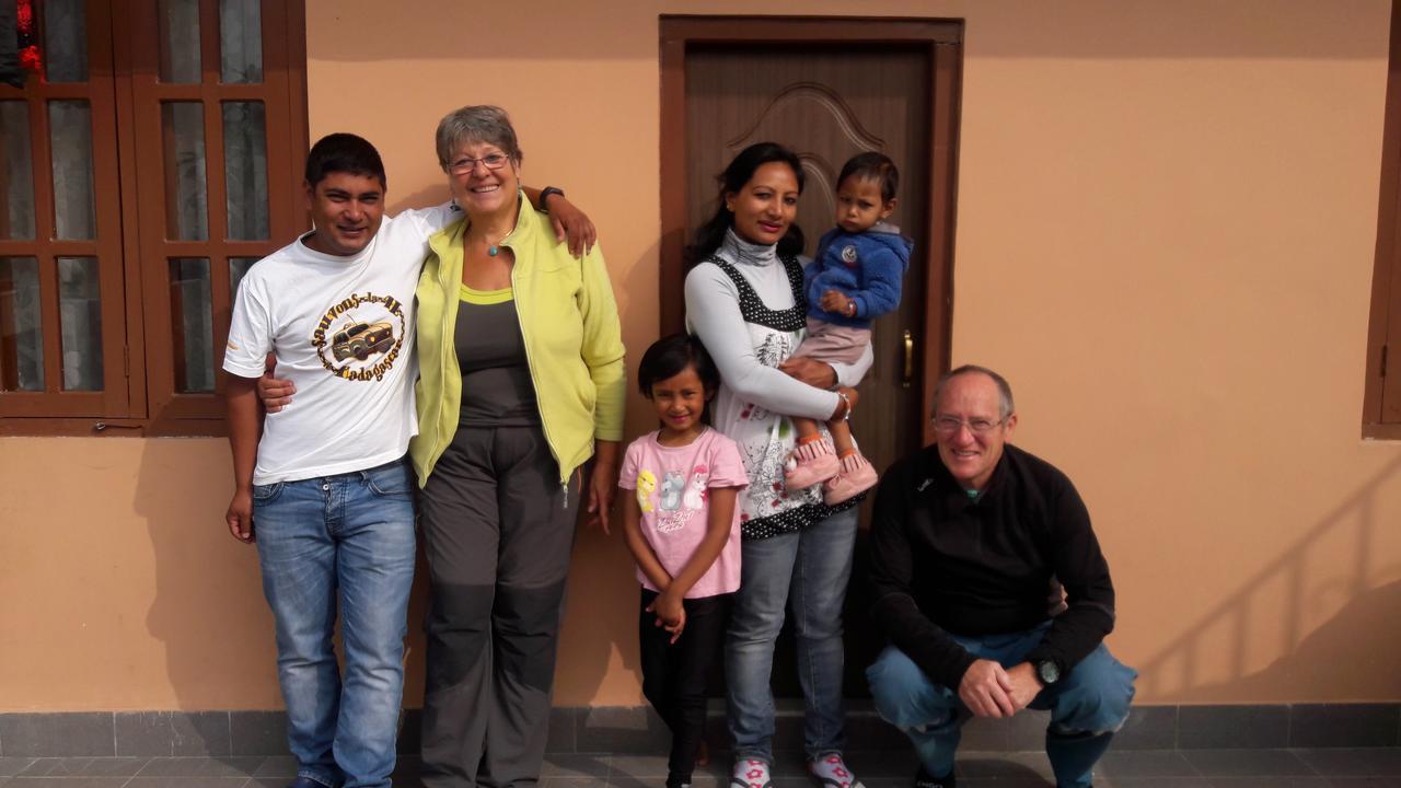 Shine Homestay Famille Francophone - Shine Home And Apartment Катманду Экстерьер фото