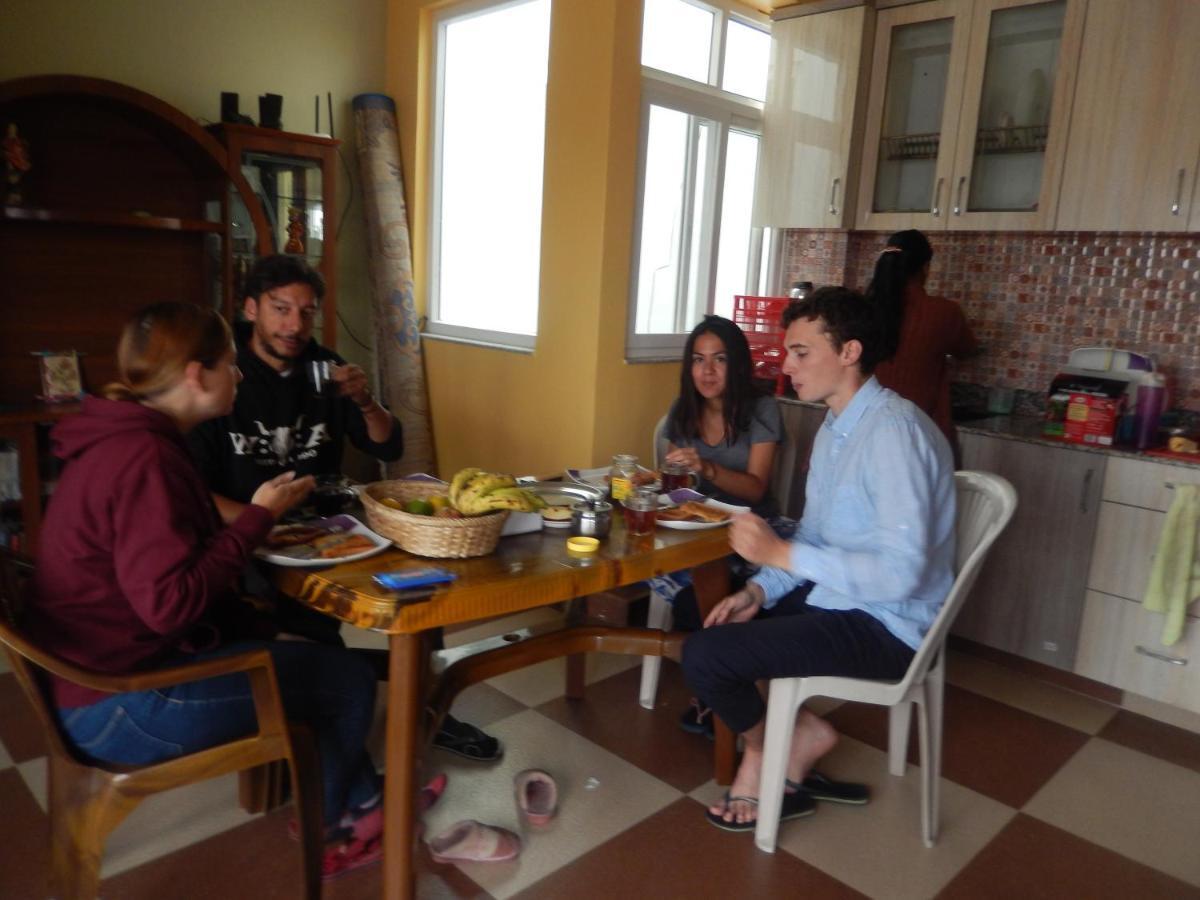 Shine Homestay Famille Francophone - Shine Home And Apartment Катманду Экстерьер фото
